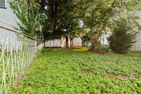 Exterior - 900 S 5th St, Atchison, KS 66002 photo 8 of 14