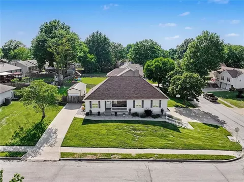 4401 SW 12th St, Blue Springs, MO 64015