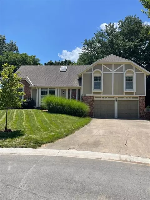 11620 Grant Dr, Overland Park, KS 66210