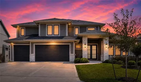 9311 W 168th Ter, Overland Park, KS 66085