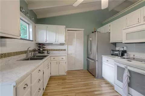 9409 E 69th St, Raytown, MO 64133 photo 8