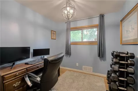9409 E 69th St, Raytown, MO 64133 photo 14
