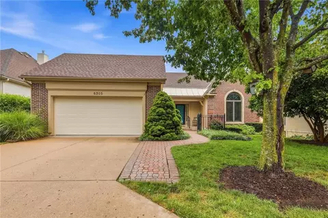 6305 W 92 St, Overland Park, KS 66212