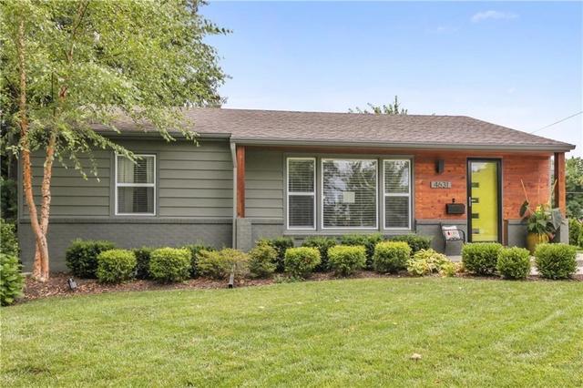 4631 W 61st St, Fairway, KS 66205