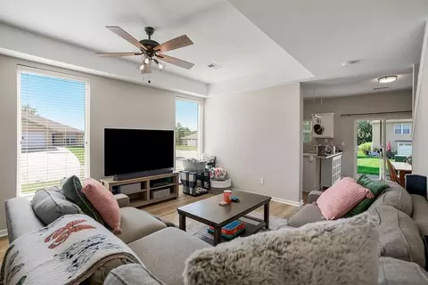 209 N 6th Ter, Louisburg, KS 66053