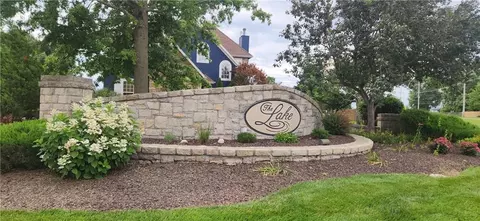 108 Shoreline Dr, Louisburg, KS 66053