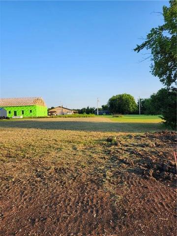 42 S Linn Valley Dr, Linn Valley, KS 66040