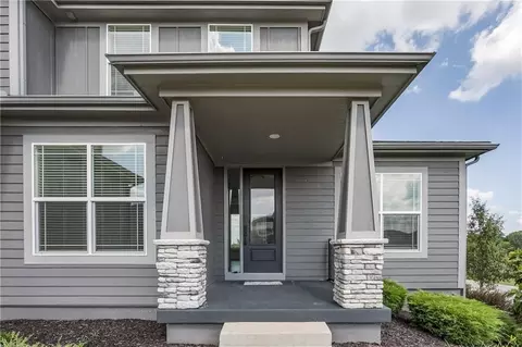 16951 S Hunter St, Olathe, KS 66062