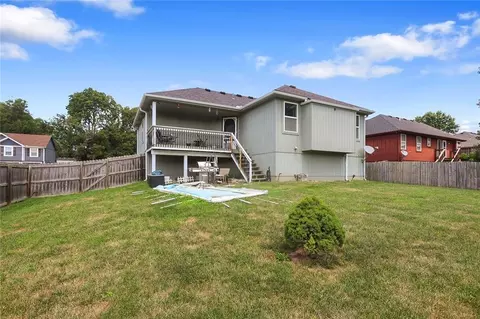 Exterior - 205 Echo Ridge Dr, Buckner, MO 64016 photo 3 of 6