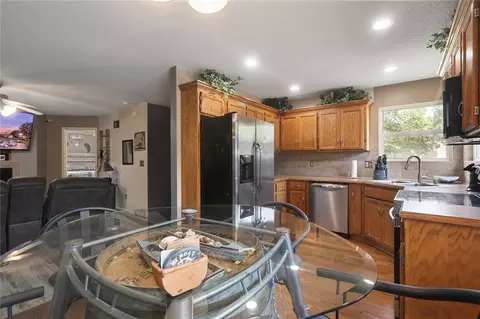 Kitchen - 205 Echo Ridge Dr, Buckner, MO 64016 photo 1 of 2