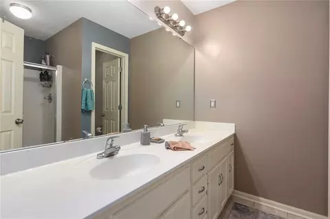 Bath - 205 Echo Ridge Dr, Buckner, MO 64016 photo 2 of 2