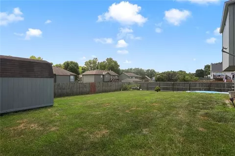 Exterior - 205 Echo Ridge Dr, Buckner, MO 64016 photo 4 of 6