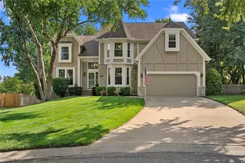 9205 W 131st Ter, Overland Park, KS 66213