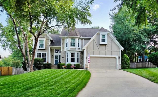 9205 W 131st Ter, Overland Park, KS 66213