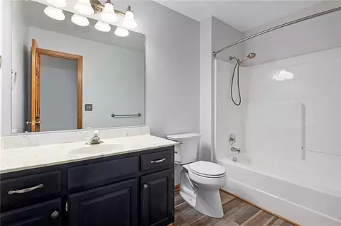 Bath - 17618 S Emerald View Dr, Raymore, MO 64083 photo 4 of 11