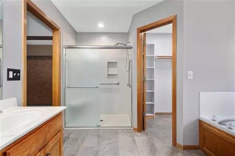 Bath - 17618 S Emerald View Dr, Raymore, MO 64083 photo 1 of 11