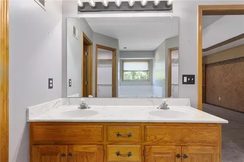 Bath - 17618 S Emerald View Dr, Raymore, MO 64083 photo 3 of 11