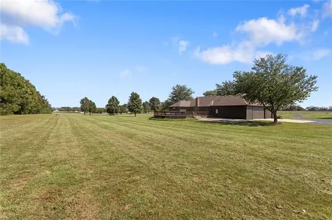 Exterior - 17618 S Emerald View Dr, Raymore, MO 64083 photo 6 of 9