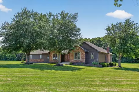 Exterior - 17618 S Emerald View Dr, Raymore, MO 64083 photo 2 of 8