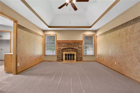 Living - 17618 S Emerald View Dr, Raymore, MO 64083 photo 4 of 5