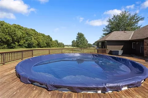Exterior - 17618 S Emerald View Dr, Raymore, MO 64083 photo 4 of 9