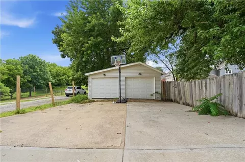531 E College St, Independence, MO 64050 photo 32
