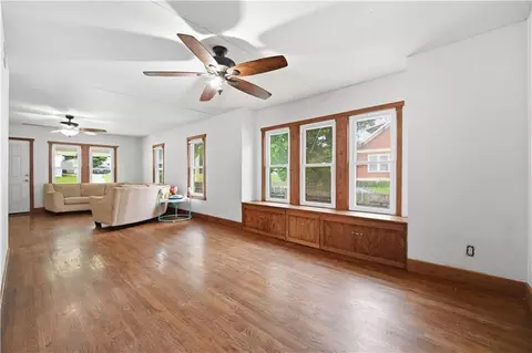 531 E College St, Independence, MO 64050 photo 9