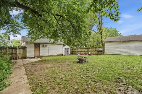 531 E College St, Independence, MO 64050 photo 35