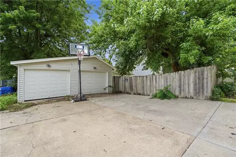 531 E College St, Independence, MO 64050 photo 33