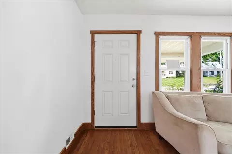 531 E College St, Independence, MO 64050 photo 3