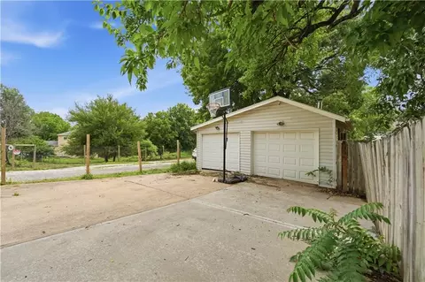 531 E College St, Independence, MO 64050 photo 34