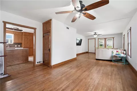 531 E College St, Independence, MO 64050 photo 8