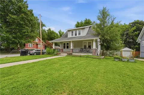 531 E College St, Independence, MO 64050 photo 2