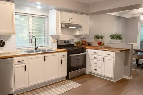 Kitchen - 1420 W Walnut Ave, Independence, MO 64050 photo 1 of 4