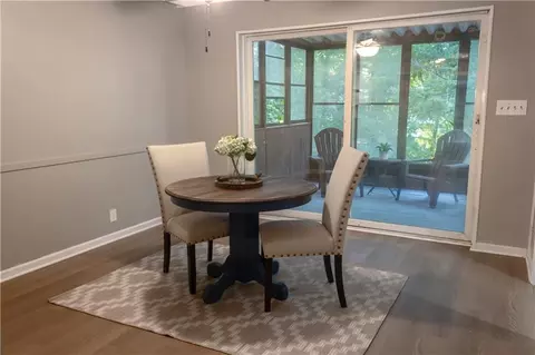 Dining - 1420 W Walnut Ave, Independence, MO 64050 photo 2 of 2