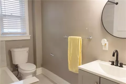 Bath - 1420 W Walnut Ave, Independence, MO 64050 photo 1 of 2