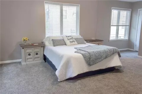 Bedroom - 1420 W Walnut Ave, Independence, MO 64050 photo 3 of 4
