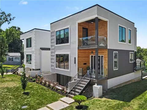 4544 Bell St, Kansas City, MO 64111