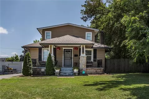921 E 79th Ter, Kansas City, MO 64131