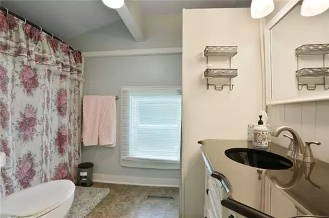 Bath - 508 3rd St, Belton, MO 64012 photo 1 of 1