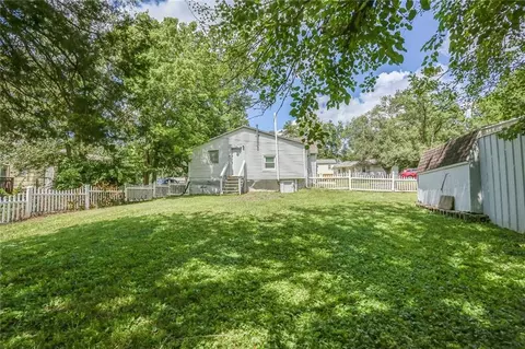 Exterior - 508 3rd St, Belton, MO 64012 photo 3 of 4