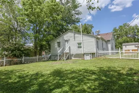 Exterior - 508 3rd St, Belton, MO 64012 photo 4 of 4