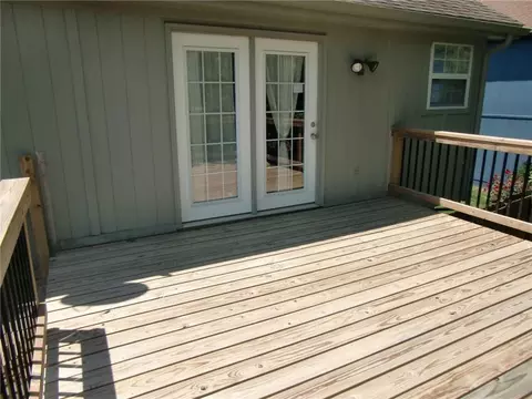Exterior - 114 E Calico Dr, Raymore, MO 64083 photo 3 of 8