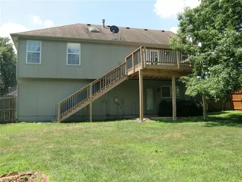 Exterior - 114 E Calico Dr, Raymore, MO 64083 photo 6 of 8