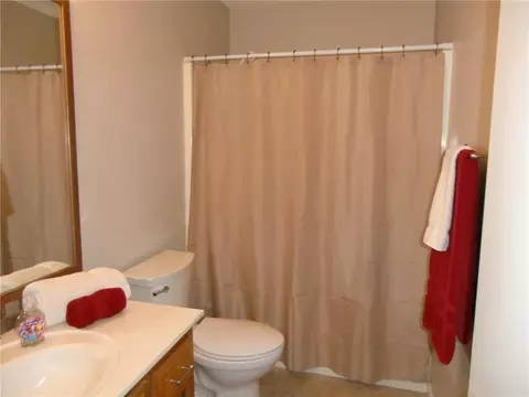 Bath - 114 E Calico Dr, Raymore, MO 64083 photo 3 of 4