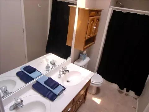 Bath - 114 E Calico Dr, Raymore, MO 64083 photo 2 of 4