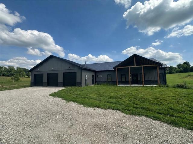 20691 Kansas Ave, Tonganoxie, KS 66086