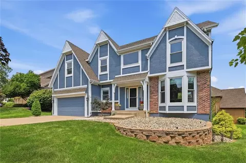 8900 W 148th Ter, Overland Park, KS 66221