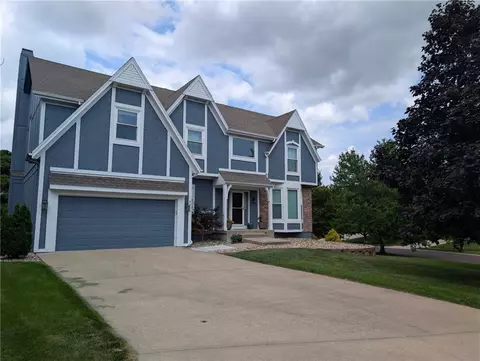 8900 W 148th Ter, Overland Park, KS 66221