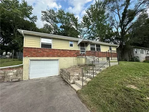 6303 N Broadway St, Kansas City, MO 64118